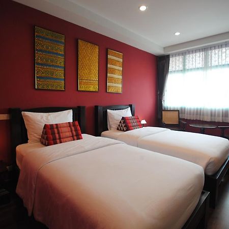 Focal Local Bed & Breakfast Banguecoque Exterior foto